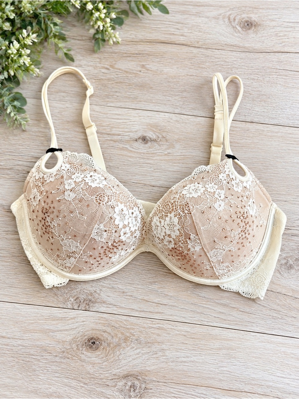 Victoria’s Secret Pretty Little Things Padded Push-Up Lace Bra Ivory 38D Sparkle